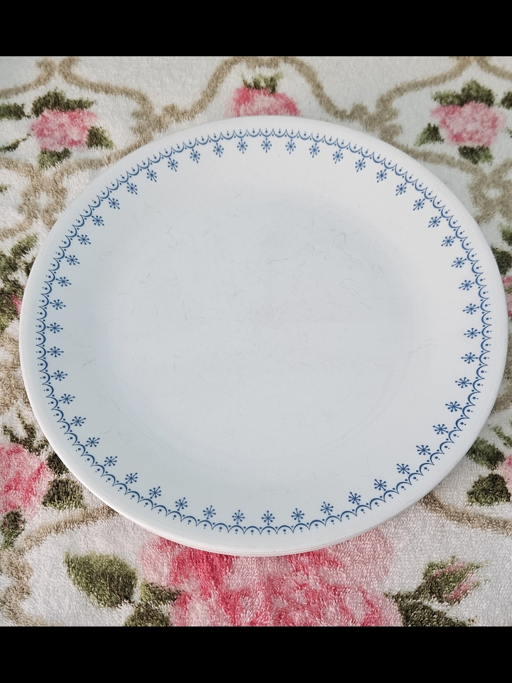 Corelle Snowflake Garland Dinner Plates Set of 9